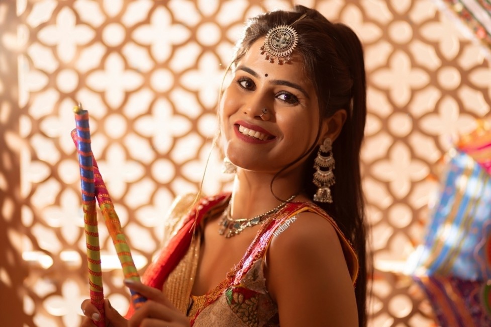 Festive Radiance - POND'S Skincare Guide for Navratri & Durga Puja