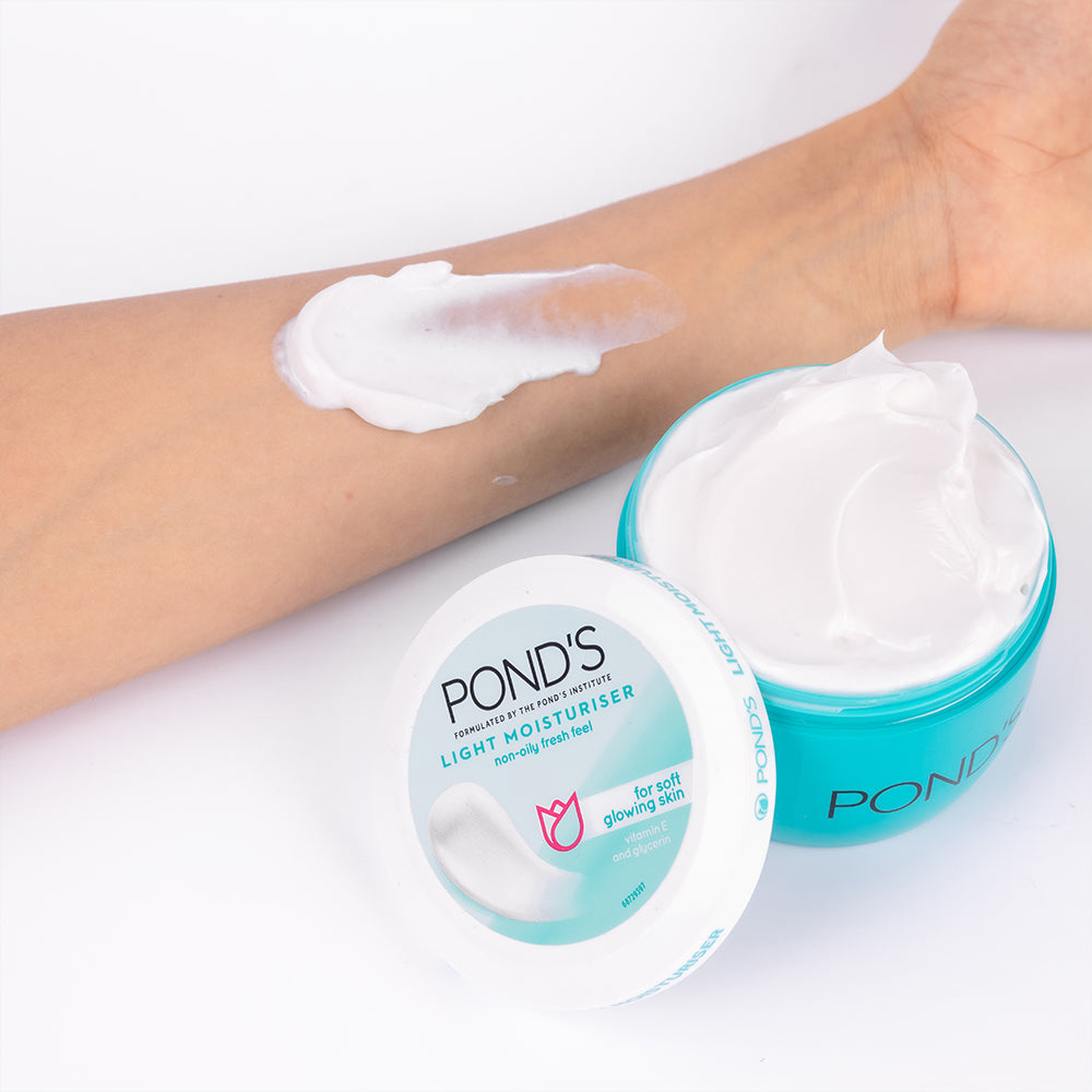 Pond'S Glycerin & Vitamin E Moisturizer For Soft Skin